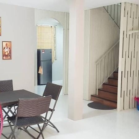 J & I Homestay Sibu Eksteriør bilde