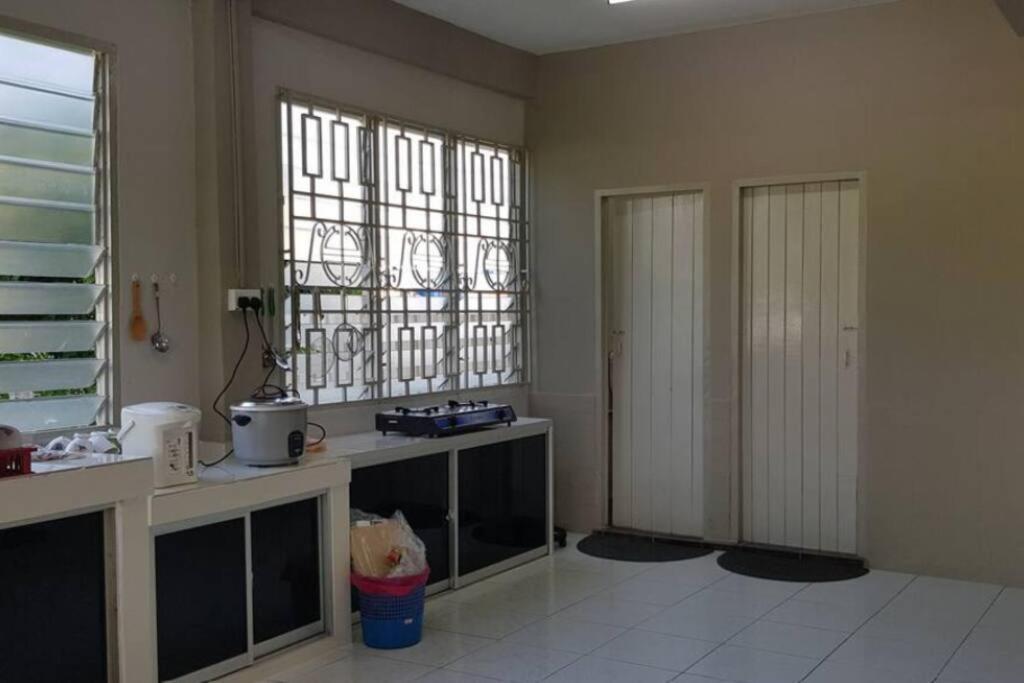 J & I Homestay Sibu Eksteriør bilde