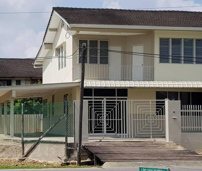J & I Homestay Sibu Eksteriør bilde